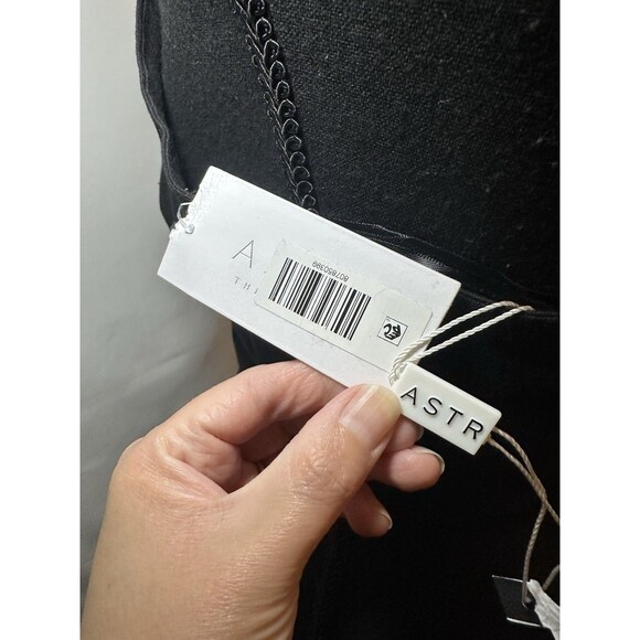 ASTR The Label Black Linen Blend Crop Halter Strappy Ties Women's LARGE NWT - Picture 8 of 11